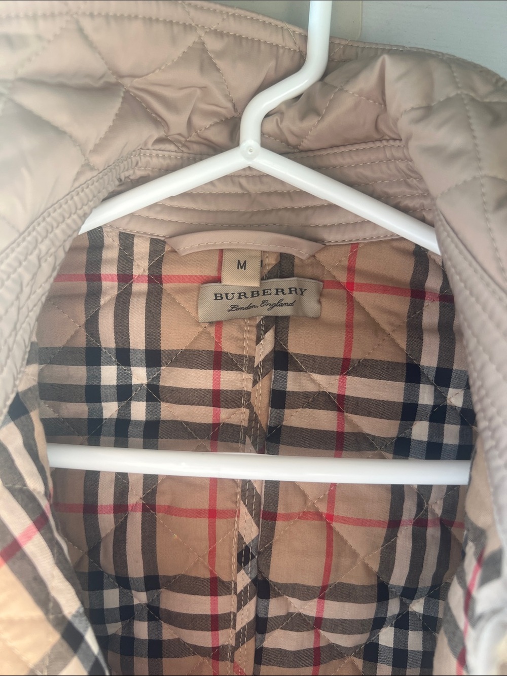 Burberry Quilted Beige Puffer Coat with Signature Check Lining - Picture 2 of 10